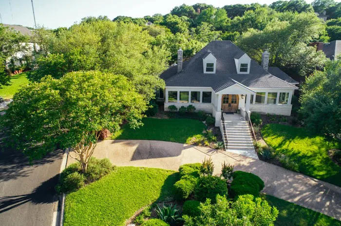 Bluebonnet Custom Roofing Picture 1