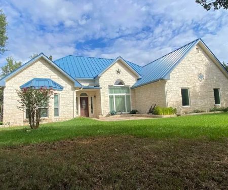 Spade Roofing and Gutters