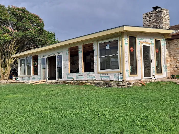 Mondragon Roofing & Remodeling Picture 4