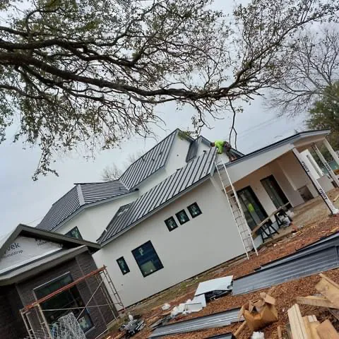 Mondragon Roofing & Remodeling Picture 9