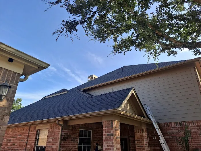 Mondragon Roofing & Remodeling Picture 2