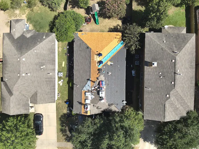 M&M Roofing, Siding & Windows - Austin Picture 1