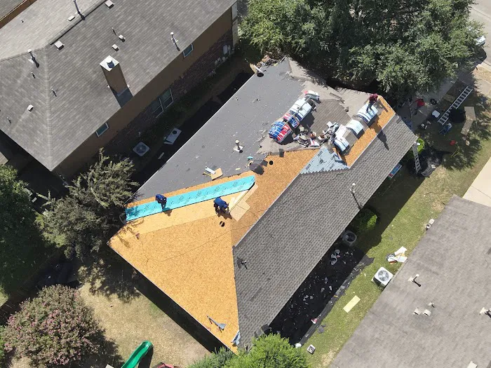 M&M Roofing, Siding & Windows - Austin Picture 10