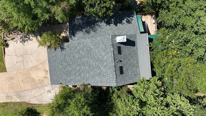 Sammi's Roofing Picture 2