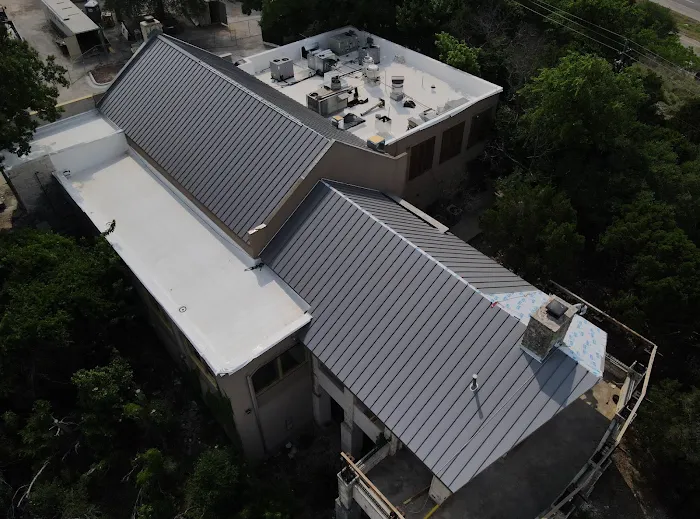 4 Roofs Picture 5