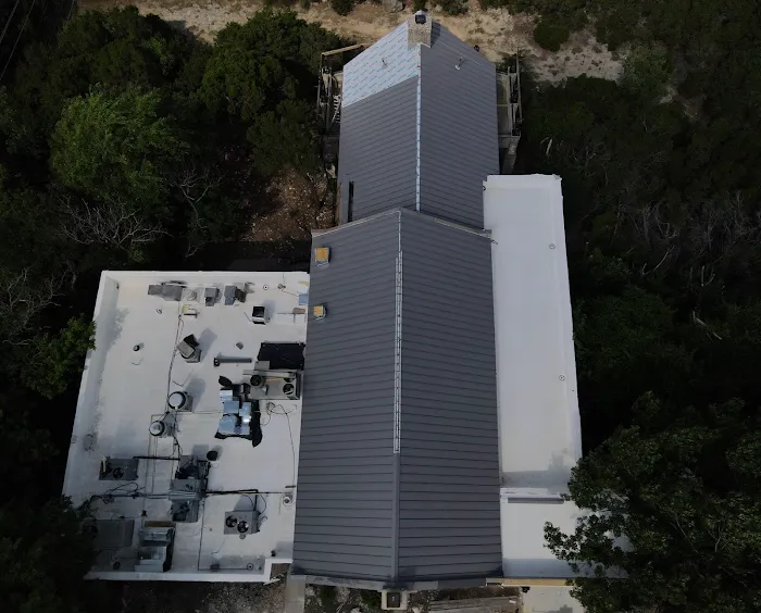 4 Roofs Picture 6