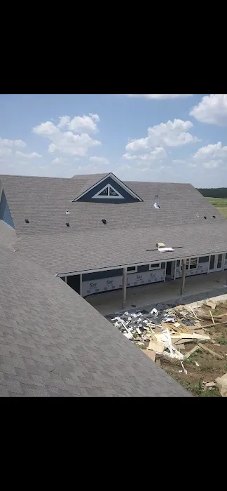 Roberto cedillo roofing contractor Picture 4