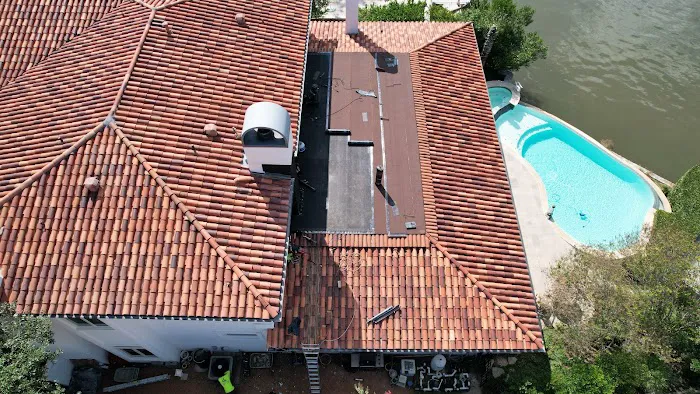 R General Roofing LLC Picture 4