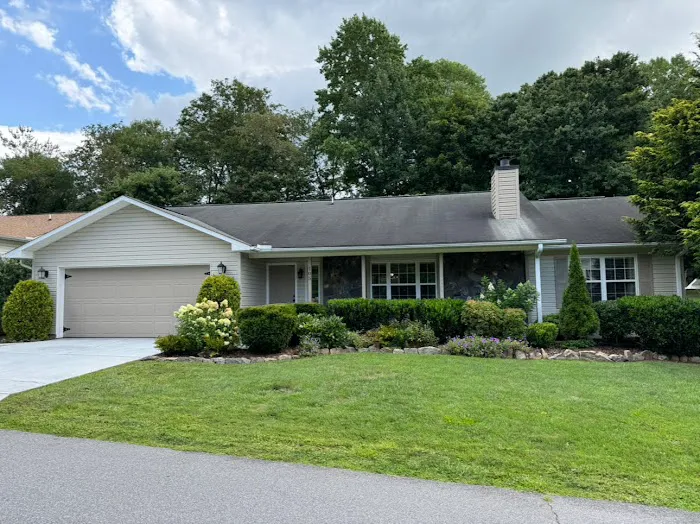 Four Families Roofing LLC. Picture 6