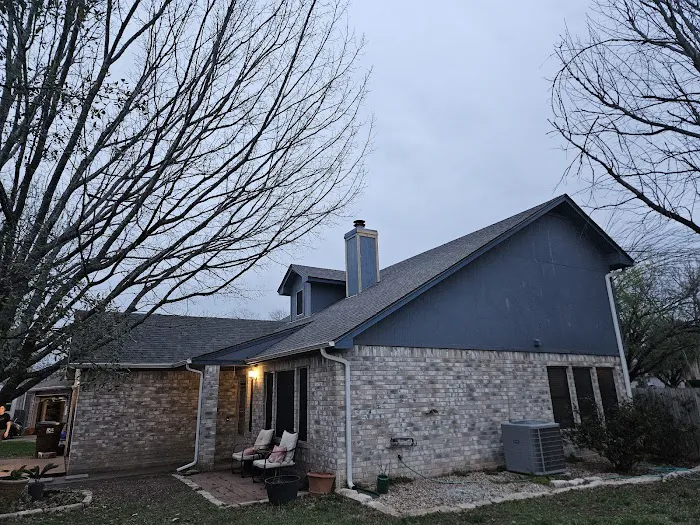 Mammoth Roofing & Solar of Temple Picture 8