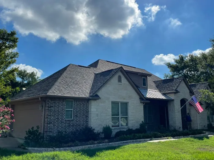 Your TX Roofer & Construction Picture 1