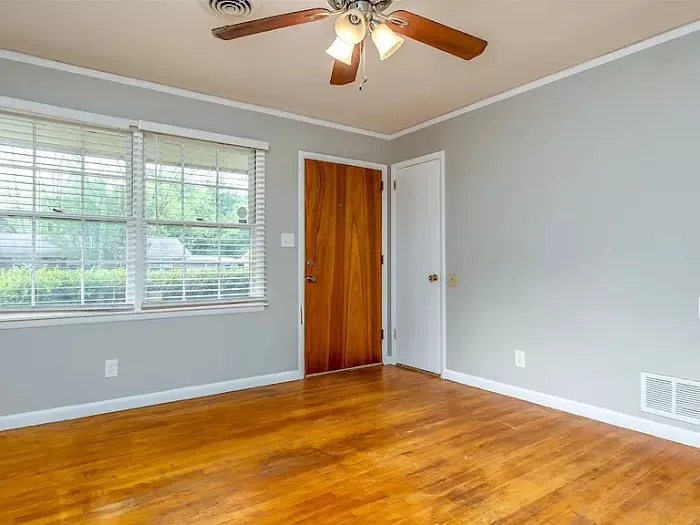 E&R Maintenance, LLC Picture 2