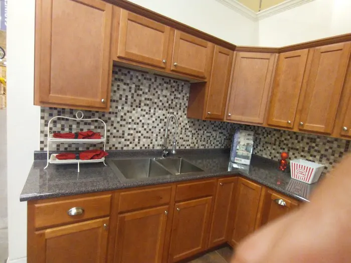 Home Outlet Picture 9