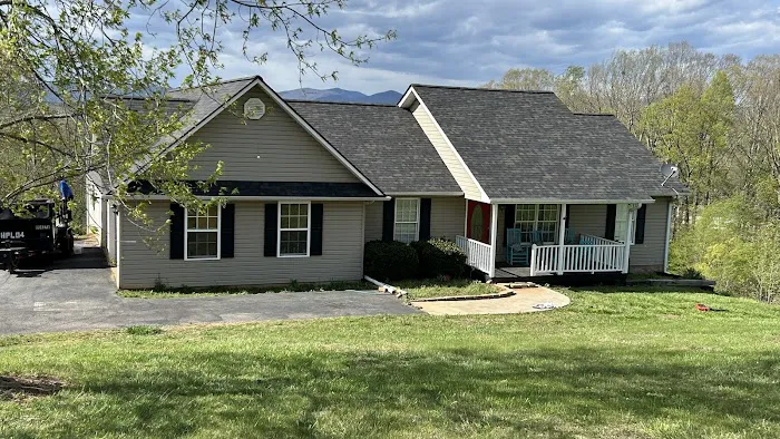 Universal Roofing & Construction - Alabama Picture 1