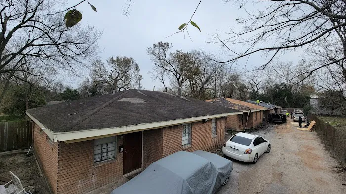Modern Roofing Picture 4