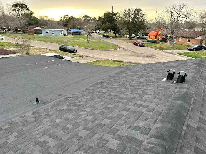 Houston Strong Roofing Company Picture 2