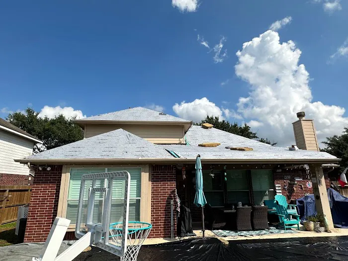 Robin's Roofing Picture 4
