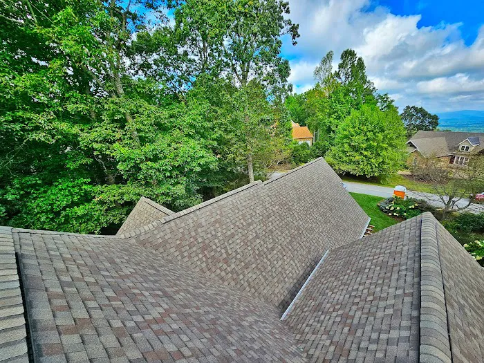 Anner's Roofing & Renovations Picture 3