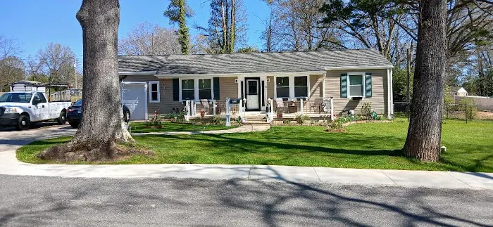 George Williams DOORS WINDOWS SIDING REPLACEMENT AND REPAIRS Picture 4