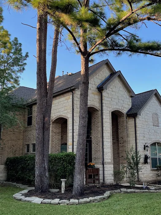Mr. Happy House of The Woodlands | Roofing, Siding, Painting Picture 1