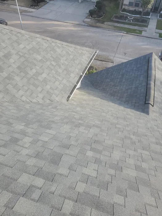 Leo Roofing & More Picture 2