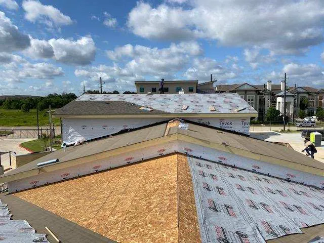 Magnifying Roofing Picture 5