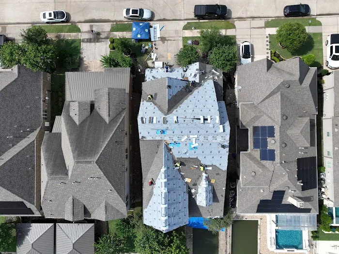 Level Up Roofing & Construction Picture 4