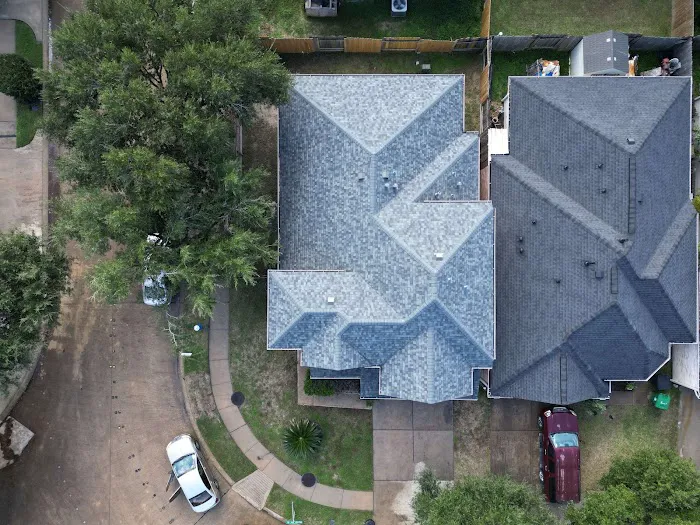HHH Roofing & Construction Picture 2