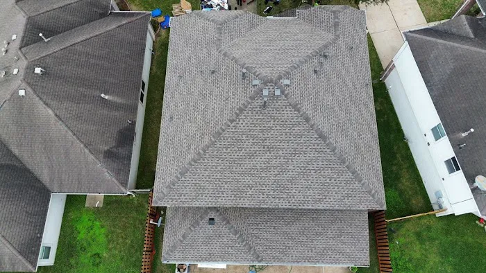 EZ & FAST Roofers Contractors Picture 1