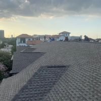 Lara's Roofing Contractor ico
