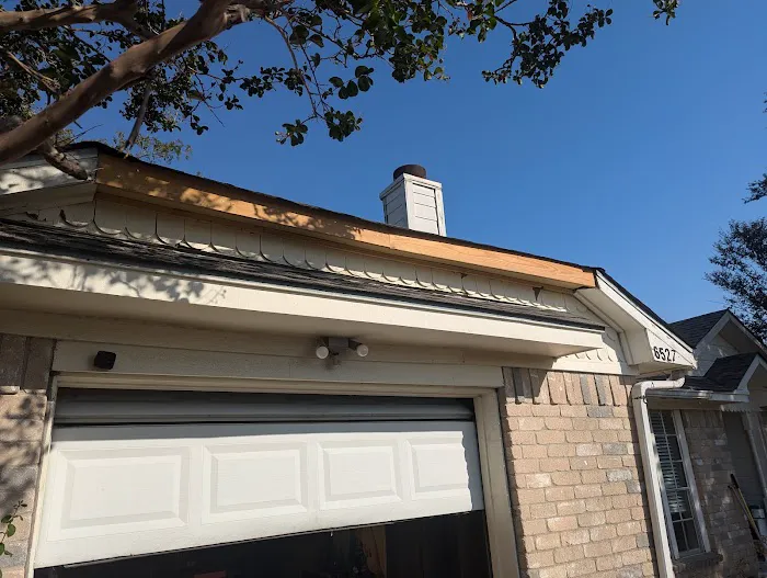 Lara's Roofing Contractor Picture 4