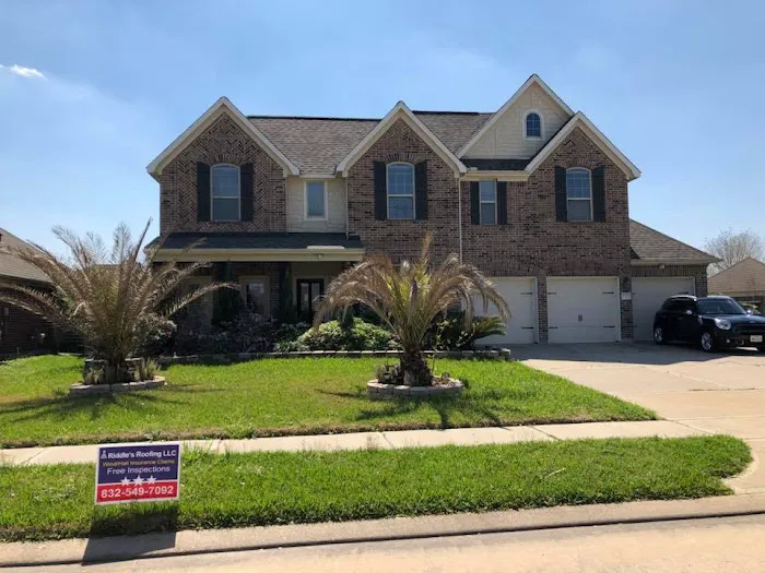Riddle's Roofing LLC Picture 1
