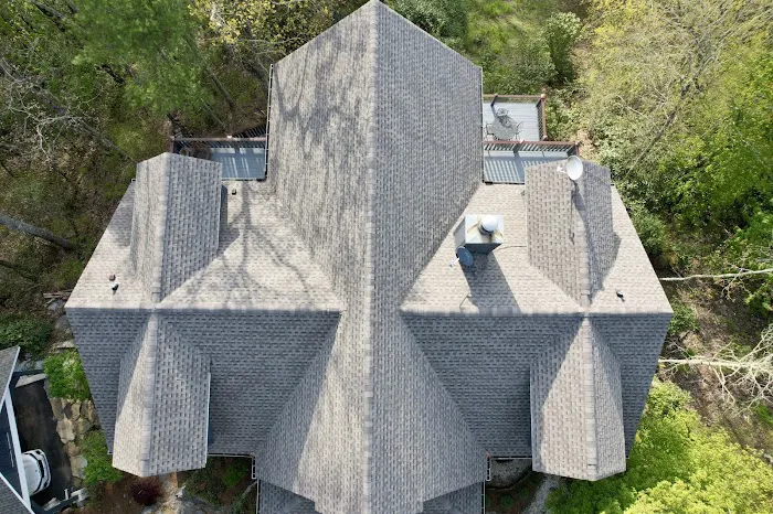 Roman's Roofing LLC Picture 3