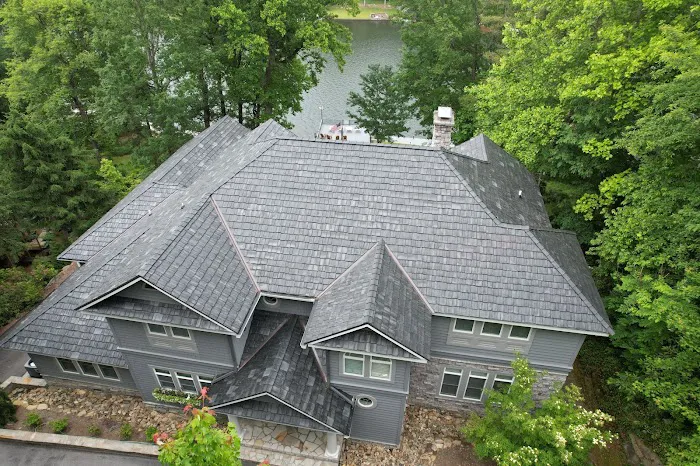 Roman's Roofing LLC Picture 2