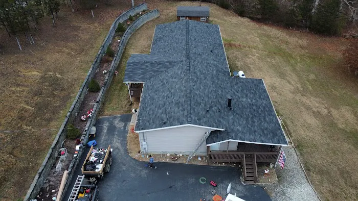 E&F ROOFING & CONSTRUCTION / Roofing Services Sevierville Picture 2