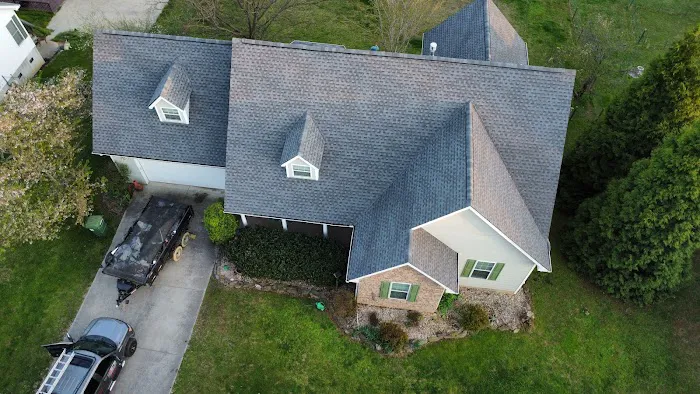 E&F ROOFING & CONSTRUCTION / Roofing Services Sevierville Picture 6