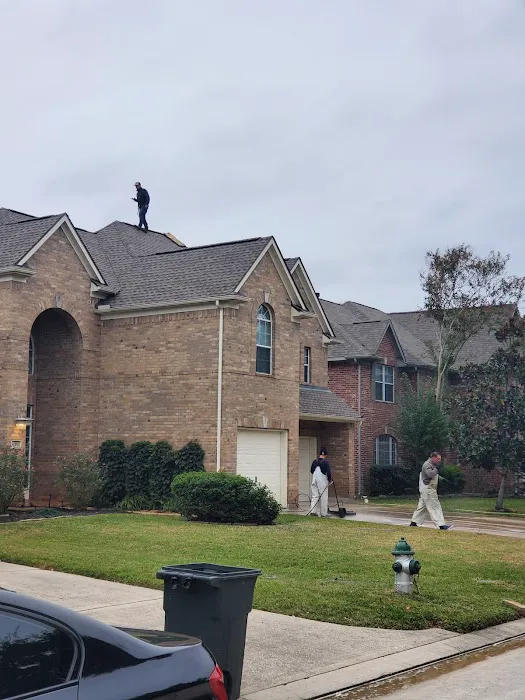 No Mess Gutters and Roofing Services Inc. Picture 4