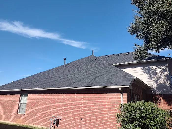 Shamrock Roofing Picture 1