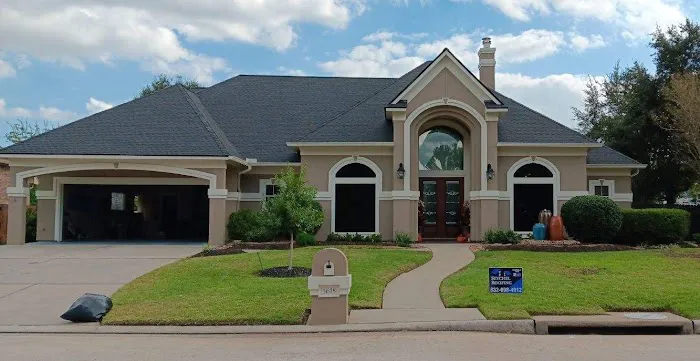 Seychel Roofing & Construction, LLC Picture 1