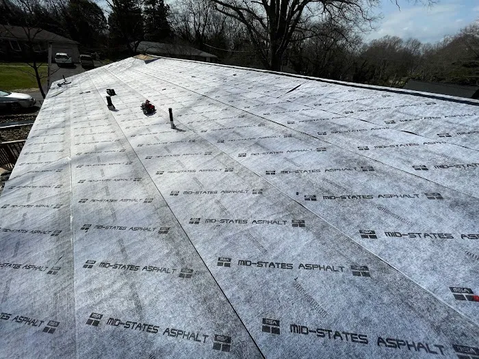 D & T Reliable Roofers LLC Picture 1