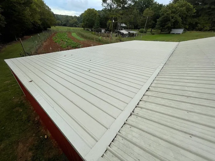 D & T Reliable Roofers LLC Picture 3