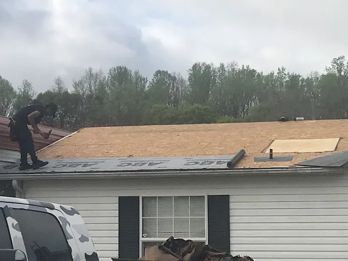 Divine Roofing LLC Picture 4