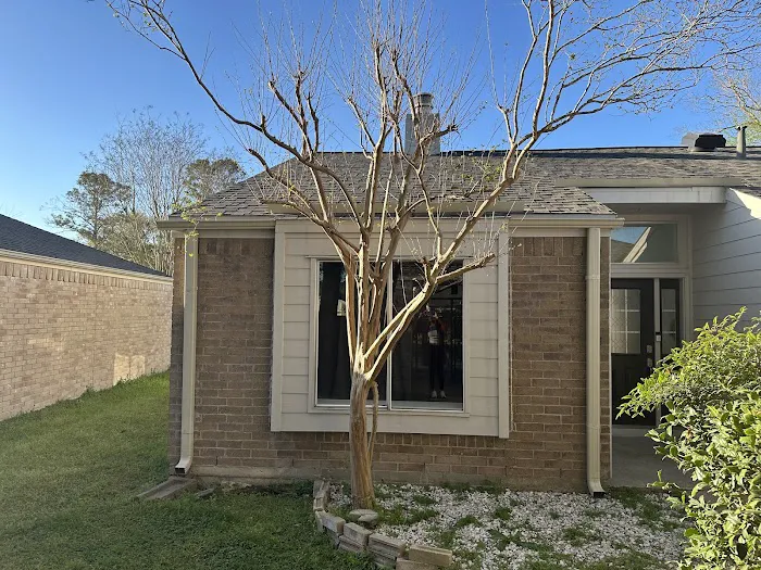 Houston Roofing & Gutters Picture 5