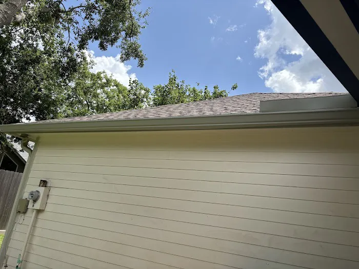 Houston Roofing & Gutters Picture 6