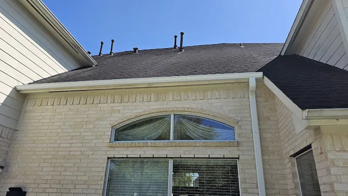 Houston Roofing & Gutters Picture 10