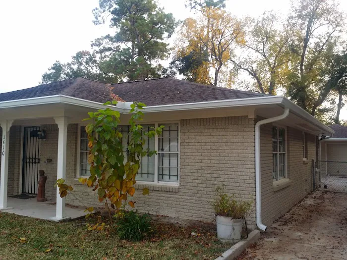 Texas Roofing & Gutters Picture 1