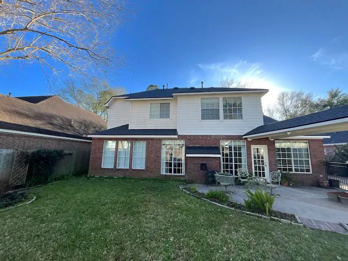 Houston Roofing & Construction Picture 1