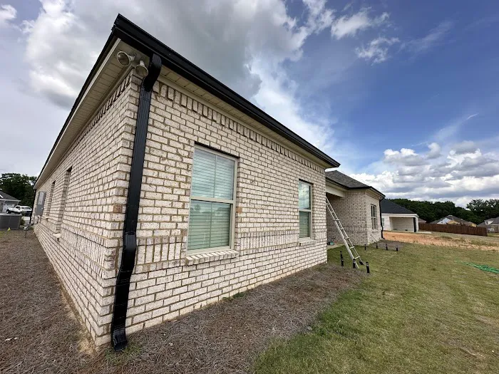 D&C Seamless Gutters LLC Picture 3