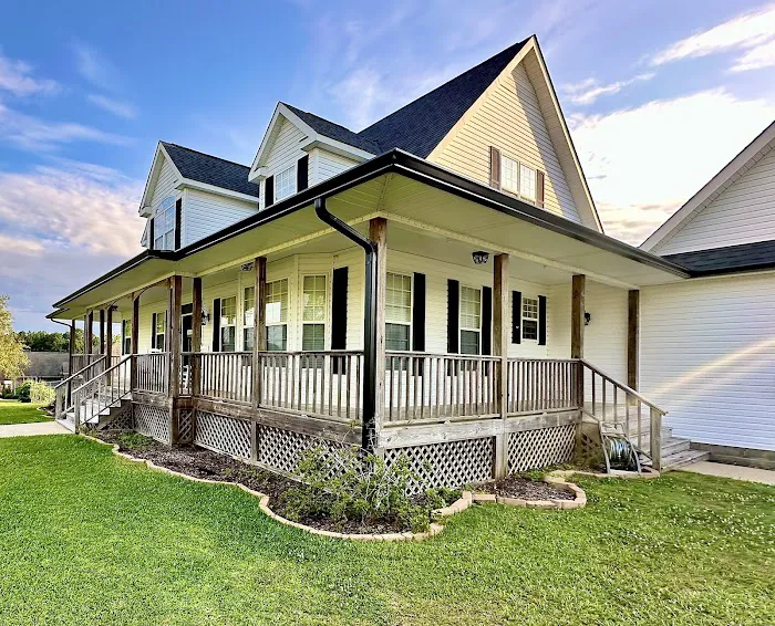D&C Seamless Gutters LLC Picture 2