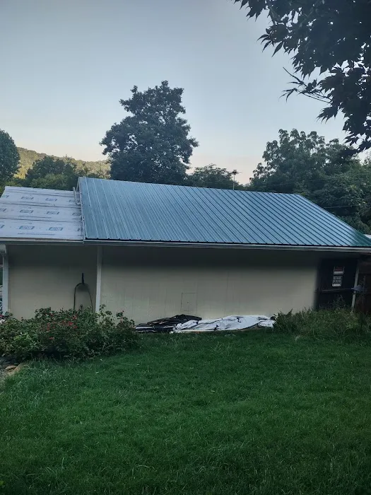 Jaime's Roofing Picture 1